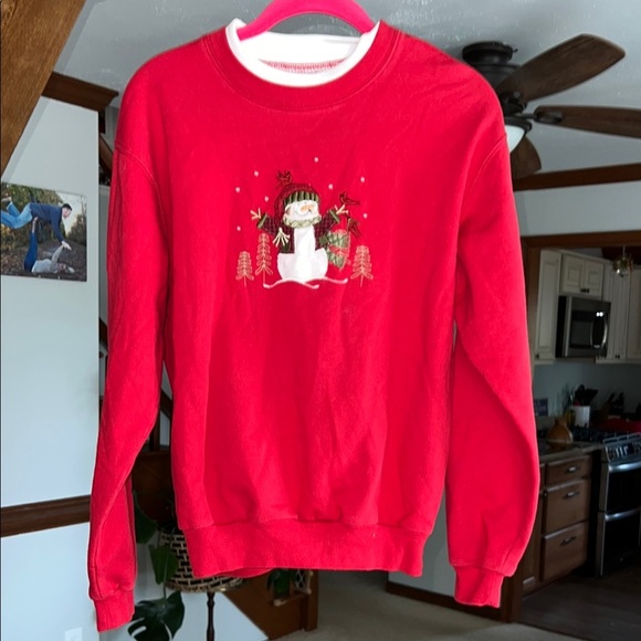 top stitch Tops - Top Stitch Medium Festive Red Snowman Sweatshirt